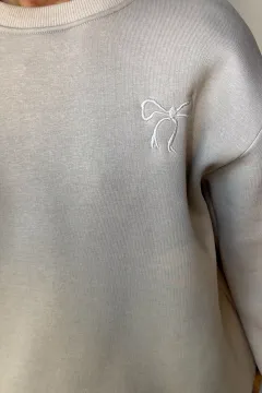 Kadın Fiyonk Nakışlı Şardonlu Sweatshirt Gri