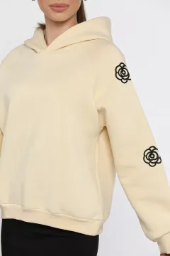 Kadın Kapüşonlu Kol Nakış Detaylı Şardonlu Sweatshirt Bej