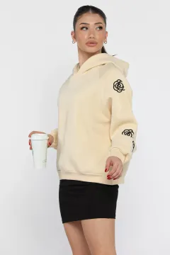 Kadın Kapüşonlu Kol Nakış Detaylı Şardonlu Sweatshirt Bej