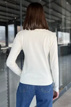 Kadın Polo Yaka Gül İşlemeli Triko Bluz Krem