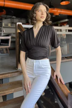 Kadın V Yaka Büzgü Detaylı Crop Top Bluz Siyah