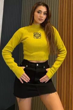 Ön Nakışlı Crop Top Triko Bluz Yağyeşili