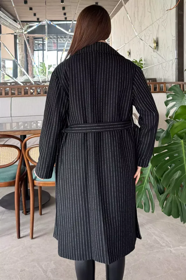 Kadın Çizgi Desenli Astarlı Bel Kuşaklı Kaşe Kaban Siyah