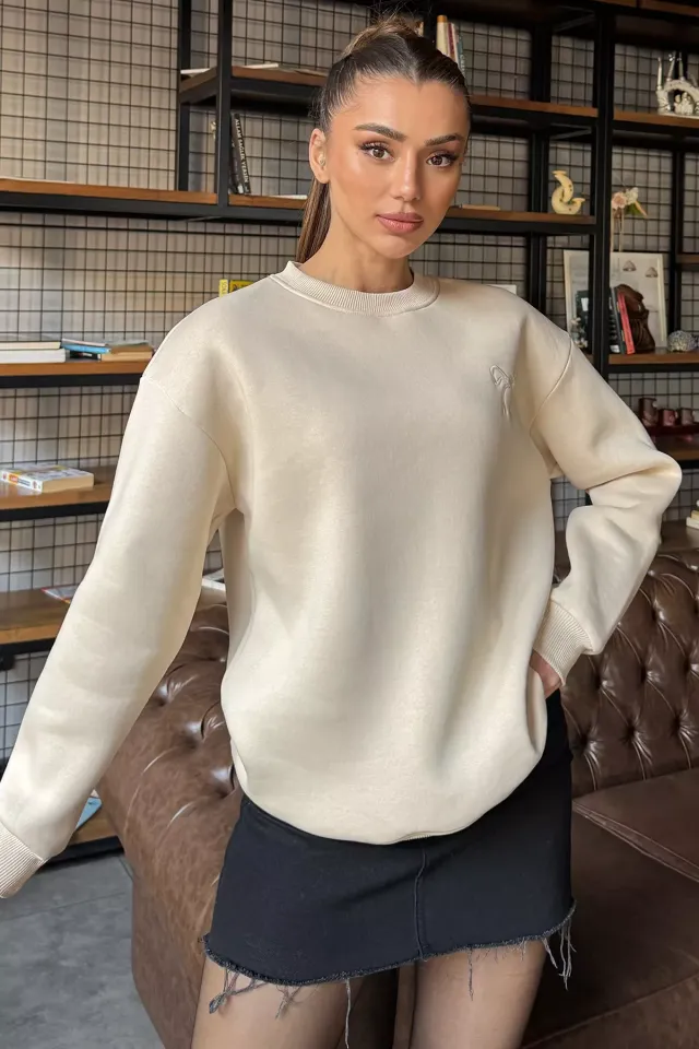 Kadın Fiyonk Nakışlı Şardonlu Sweatshirt Bej