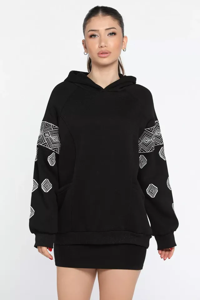 Kadın Kapüşonlu Şardonlu Kol Nakışlı Sweatshirt Siyah