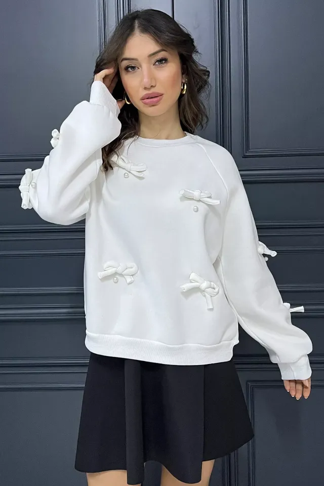 Kadın Kurdele İnci Detaylı Bisiklet Yaka Şardonlu Sweatshirt Beyaz