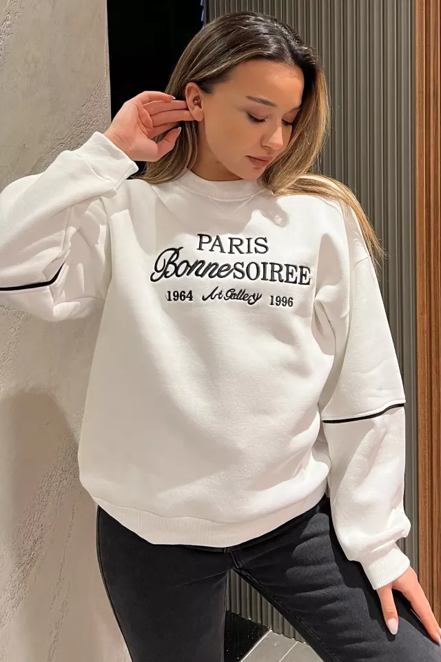 Kadın Üç İplik Şardonlu Nakışlı Sweatshirt Beyaz