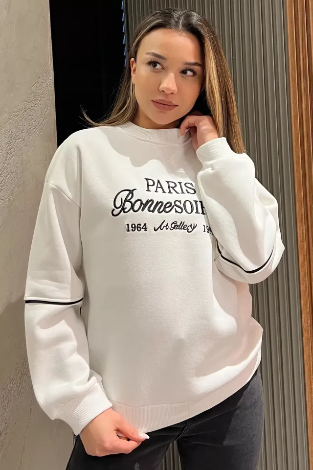 Kadın Üç İplik Şardonlu Nakışlı Sweatshirt Beyaz