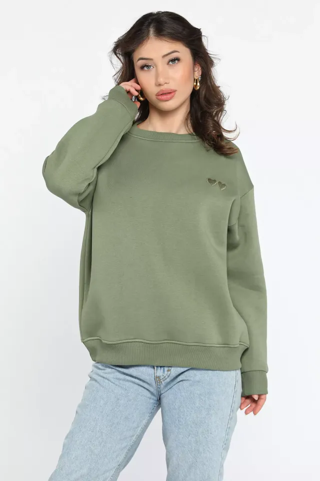 Kalp Nakışlı Üç İplik Şardonlu Kadın Sweatshirt Haki